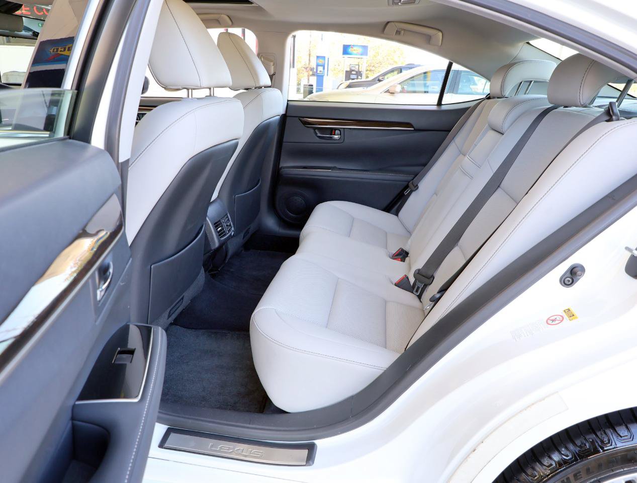 Used 2016 Lexus ES 350 w/ Premium Package w/Wood Trim FWD image 21