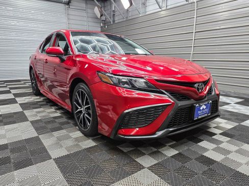 Used 2022 Toyota Camry SE AWD/4WD image 5