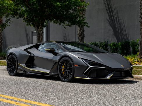 Used 2025 Lamborghini Revuelto AWD/4WD image 8