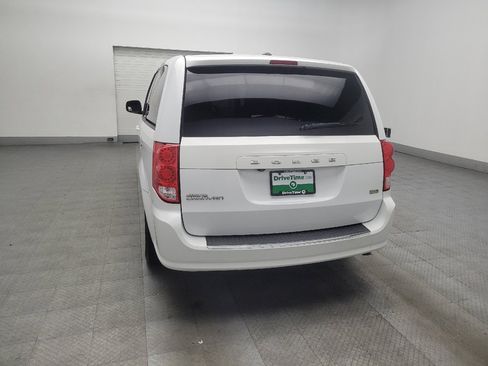 Used 2018 Dodge Grand Caravan SE w/ UConnect Hands-Free Group FWD image 6