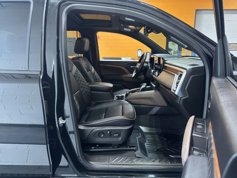 Used 2024 GMC Canyon Denali AWD/4WD image 18