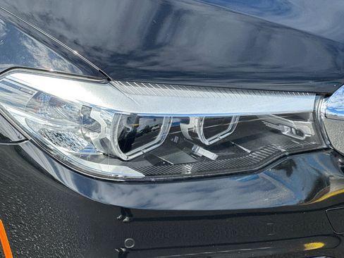 Used 2018 BMW 530i RWD image 11