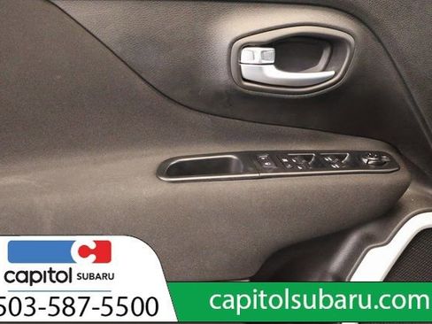 Used 2018 Jeep Renegade Latitude image 10