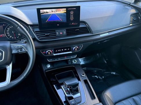 Used 2021 Audi Q5 Premium w/ Convenience Package image 31