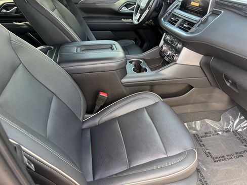 Used 2023 GMC Yukon SLT AWD/4WD image 13