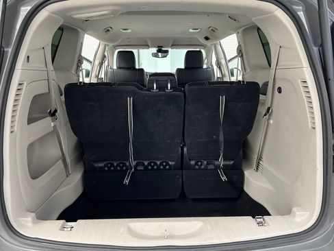 Used 2023 Chrysler Pacifica Touring-L FWD image 45