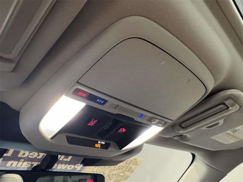 Used 2022 Subaru Forester Limited image 31