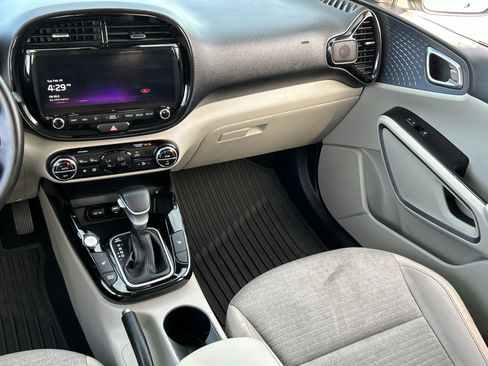 Certified 2023 Kia Soul EX image 16