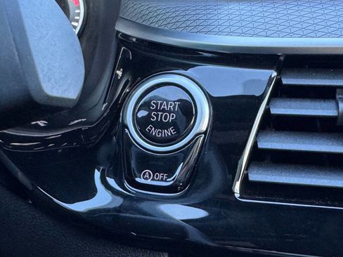 Used 2019 BMW 530i xDrive w/ M Sport Package image 17