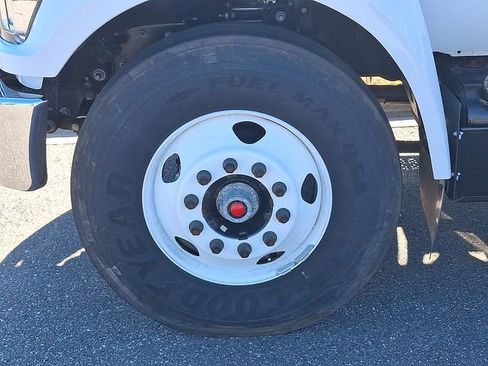 Used 2023 Ford F650 2WD Regular Cab Super Duty image 9