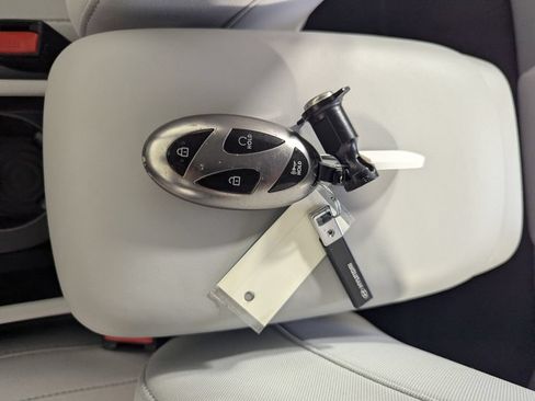 Used 2024 Hyundai Kona SE FWD image 28