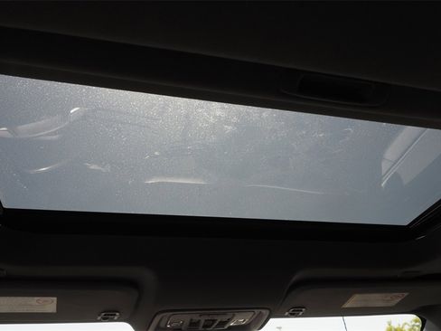 Used 2021 Chevrolet Silverado 2500 LTZ image 19