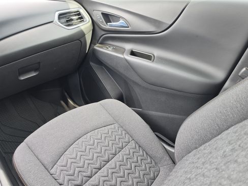 Used 2022 Chevrolet Equinox LT FWD image 22