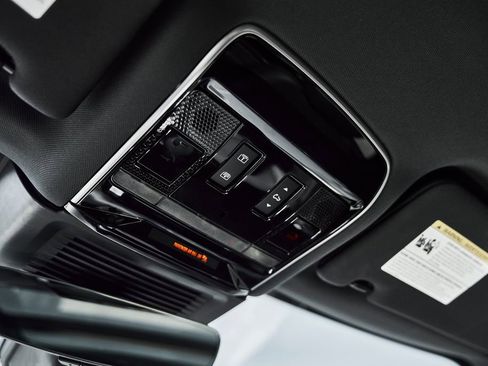 Used 2024 Land Rover Range Rover SE image 69