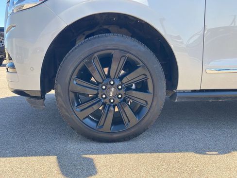 Used 2023 Lincoln Navigator L Reserve w/ Equipment Group 201A image 19