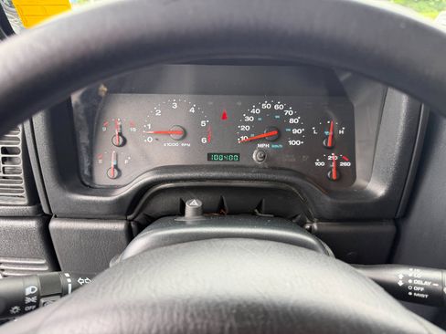 Used 2004 Jeep Wrangler Rubicon w/ Dual Top Group AWD/4WD image 31