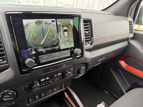 Used 2022 Nissan Frontier PRO-4X image 12