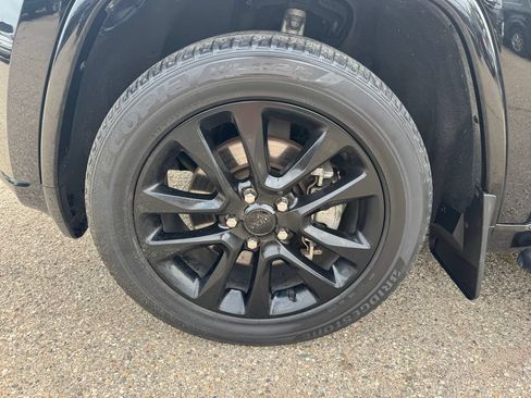 Used 2022 Jeep Grand Cherokee Laredo X AWD/4WD image 27