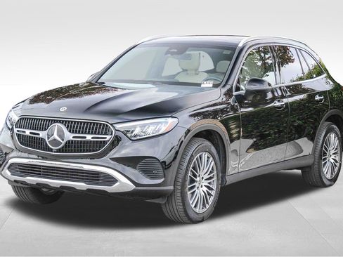 Certified 2026 Mercedes-Benz GLC 300 4MATIC image 3