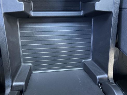 New 2026 Chevrolet Suburban Premier image 27