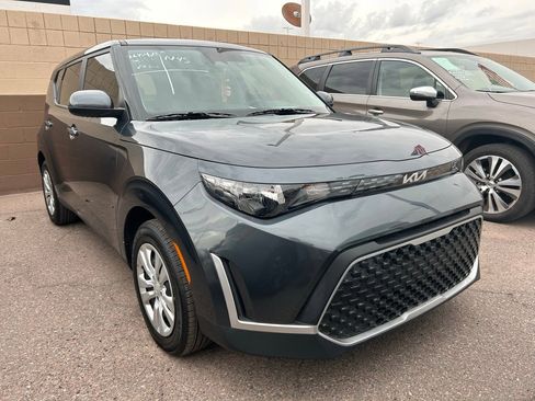 Used 2025 Kia Soul LX image 1