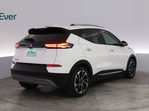 Used 2023 Chevrolet Bolt EUV Premier FWD image 3