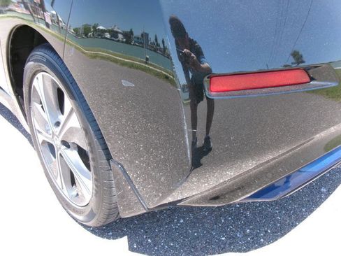 Used 2018 Nissan Leaf SV w/ SV Technology Package FWD image 10