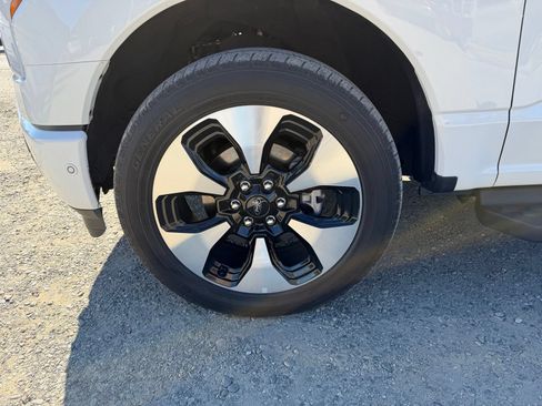 Used 2023 Ford F150 Lightning Platinum AWD/4WD image 9