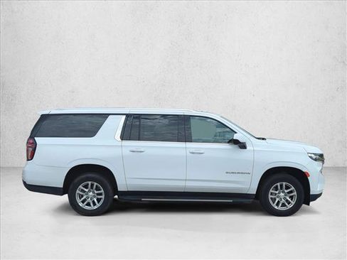 Used 2021 Chevrolet Suburban LT RWD image 4