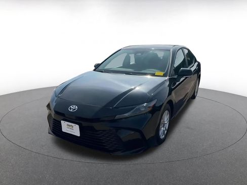 Used 2025 Toyota Camry LE image 7