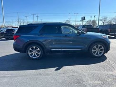 Used 2020 Ford Explorer Platinum w/ Premium Technology Package image 4