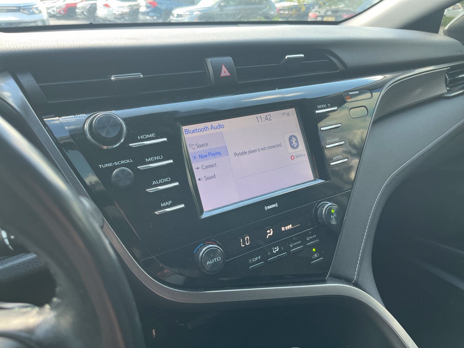 Used 2020 Toyota Camry SE FWD image 23
