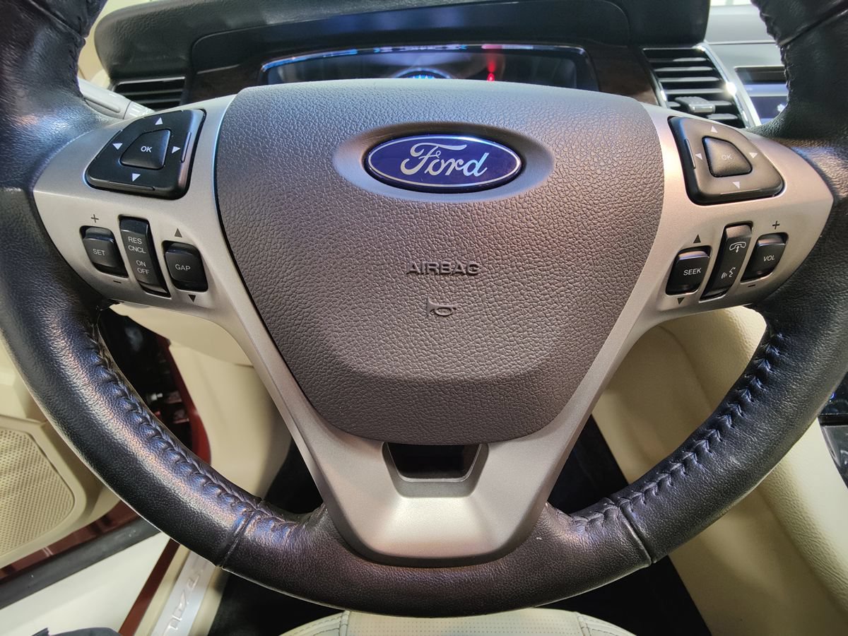 Used 2015 Ford Taurus Limited w/ Equipment Group 301A AWD/4WD image 28