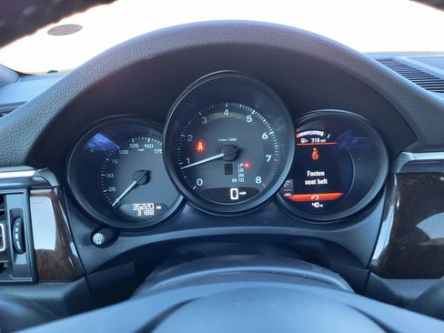 Used 2022 Porsche Macan image 10