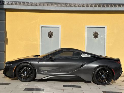 Used 2019 BMW i8 Roadster AWD/4WD image 10