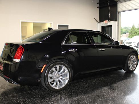 Used 2019 Chrysler 300 Limited w/ Safetytec Plus Group RWD image 4