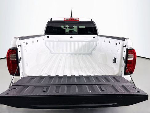 New 2025 GMC Canyon Elevation w/ Convenience Package image 26