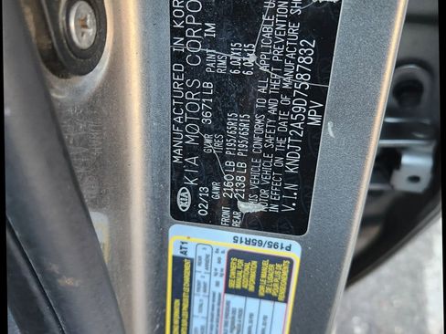 Used 2013 Kia Soul FWD image 32