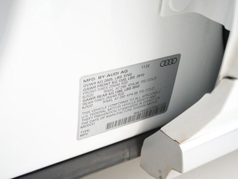 Used 2023 Audi SQ5 Premium Plus image 24