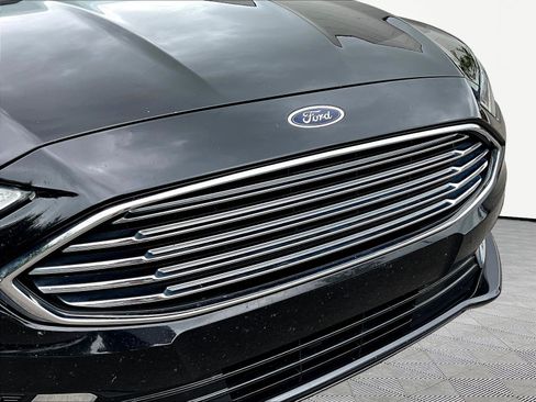 Used 2017 Ford Fusion SE w/ Fusion SE Technology Package FWD image 33