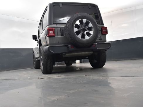 Used 2022 Jeep Wrangler Unlimited Sahara w/ Dual Top Group AWD/4WD image 22