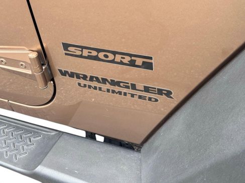 Used 2015 Jeep Wrangler Unlimited Sport w/ Quick Order Package 24S image 10