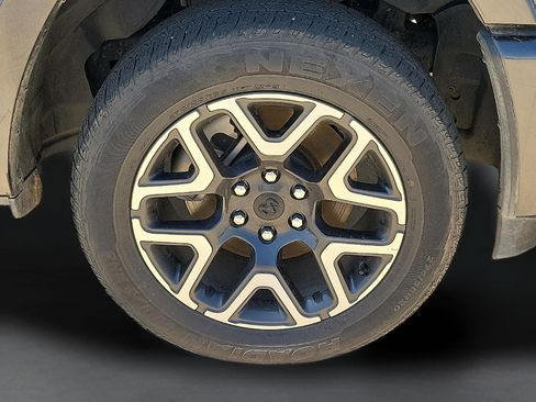 Used 2025 RAM 1500 Laramie AWD/4WD image 14