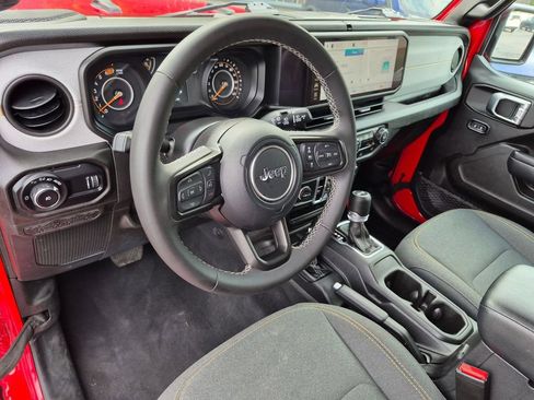 Used 2025 Jeep Wrangler Unlimited Sport AWD/4WD image 10