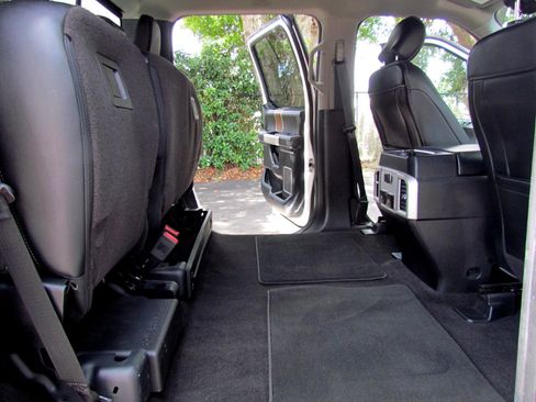 Used 2018 Ford F150 Lariat w/ Trailer Tow Package image 24