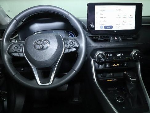 Used 2023 Toyota RAV4 XLE Premium AWD/4WD image 33