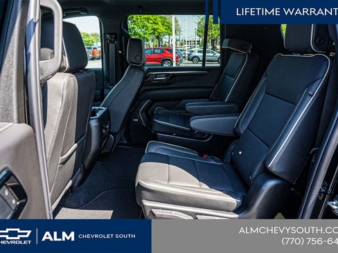 New 2026 Chevrolet Suburban Premier RWD image 19