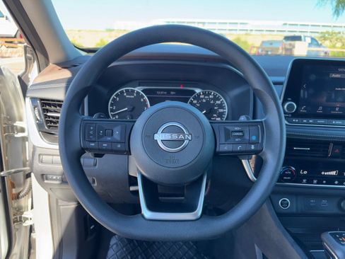 Used 2022 Nissan Rogue SV image 20