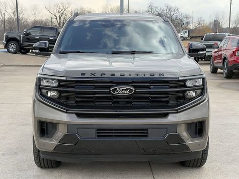 New 2026 Ford Expedition Platinum w/ Stealth Appearance Package image 7