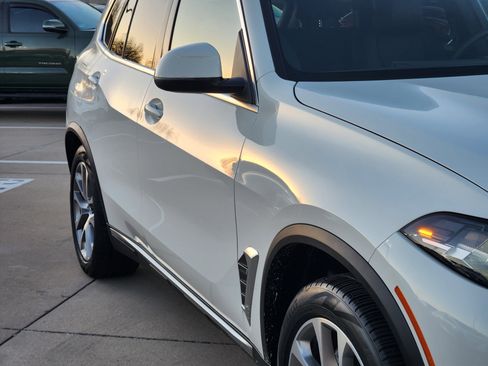 Used 2024 BMW X5 xDrive50e image 11